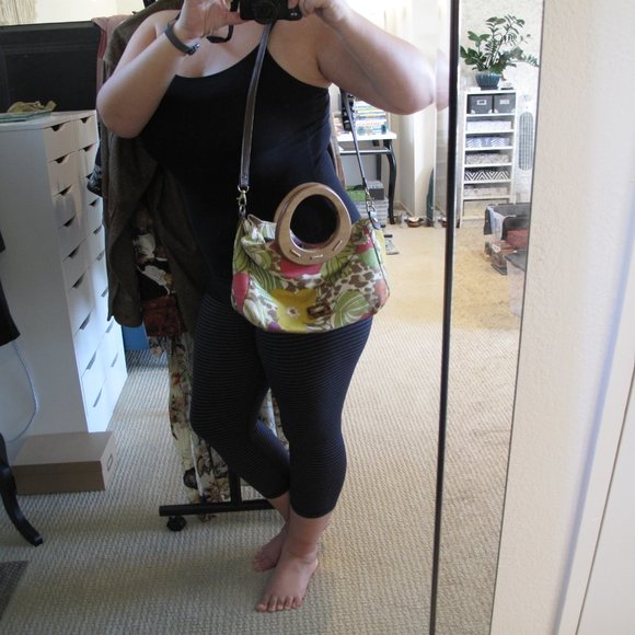 RELIC Tropical Floral Print Crossbody Purse - Picture 11 of 13